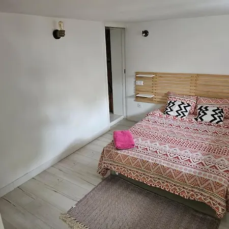 Maison Traversante Et Ensoleille *