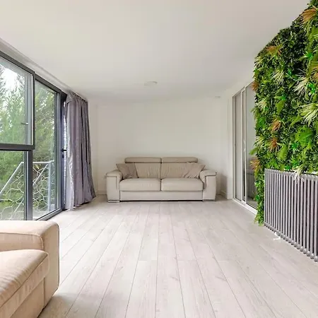 Maison Traversante Et Ensoleille